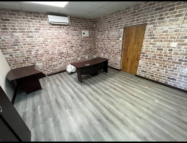 200M² OFFICE TO LET IN PARKLANDS